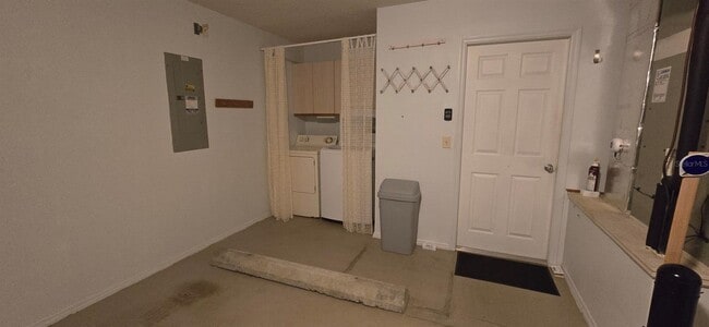 Building Photo - 2419 Southern Oak St