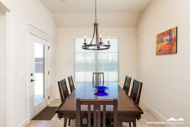 Building Photo - Stunning home in Hamptons Subdivision w/an office! Near Stonebridge Meadows GC!