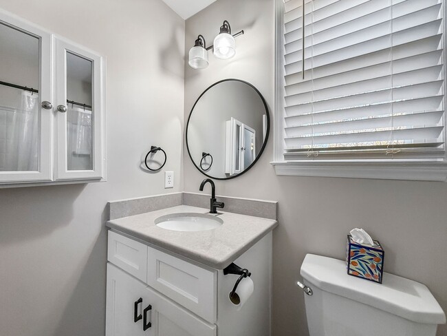 Building Photo - Spacious 3BR 2 BA Home with Wooden Deck in Wake Forest