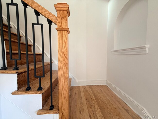 Building Photo - 76-12 175th St