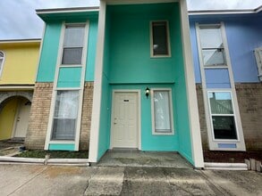 Building Photo - The Gardens Condos