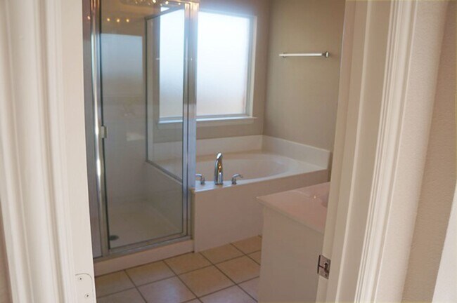 Building Photo - 2756 Red Wolf Dr