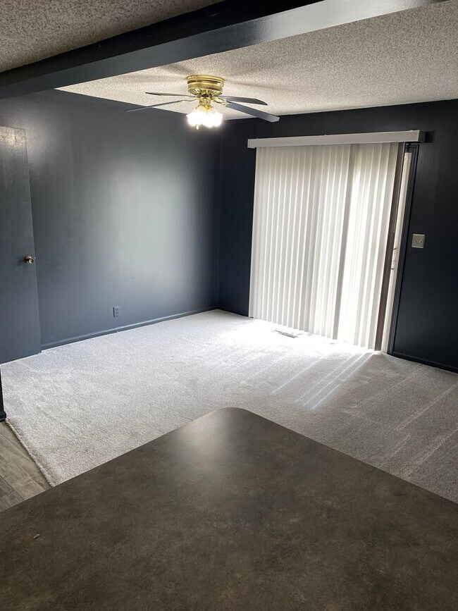 Building Photo - Fully Updated 3 Bedroom 3 Bath Townhouse with 2 Stall Attatched Garage
