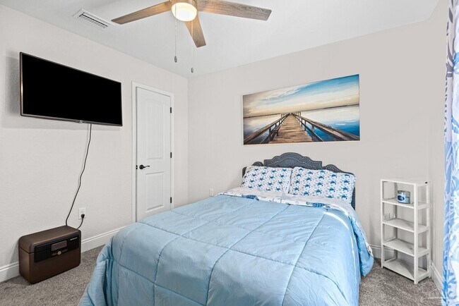 Building Photo - 7911 Twin Lake Dr