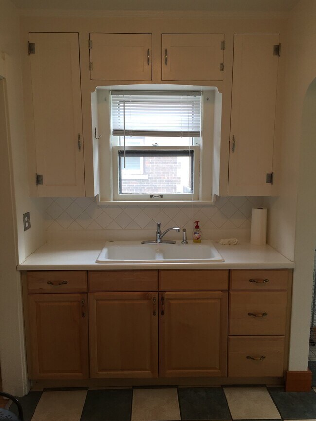 Building Photo - Ranch House for Rent