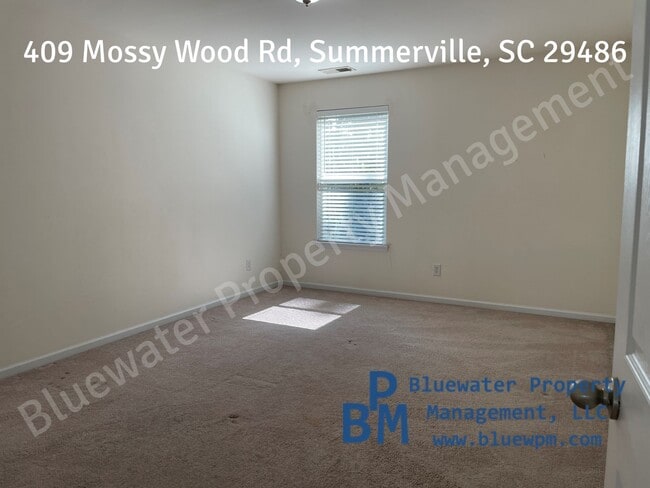 Building Photo - 409 Mossy Wood Rd