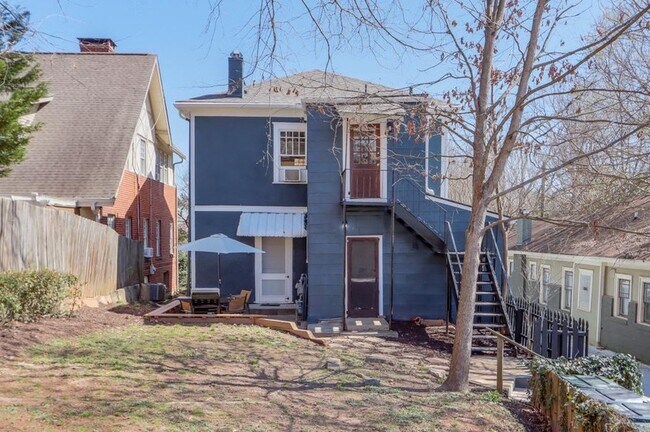 Building Photo - 594 Seminole Ave NE