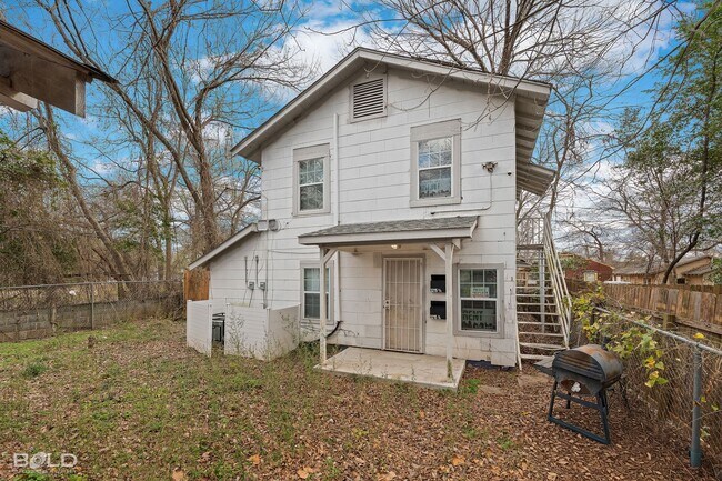 Building Photo - 1-Penick 1/2 A St