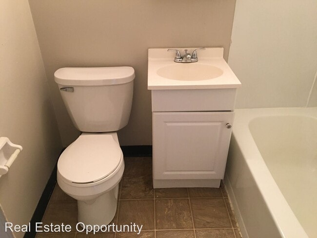 Building Photo - 1293 Neil Ave