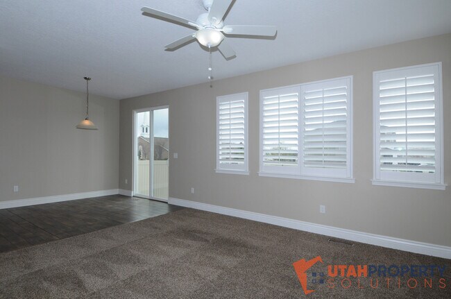 Building Photo - 3755 N Prairie Grass Dr