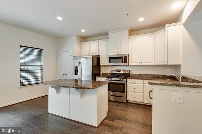 Building Photo - 7231 Winding Hills Dr