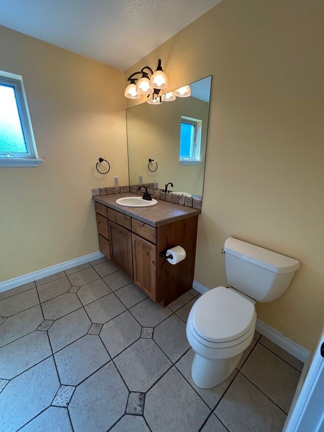 Building Photo - Gorgeous 4 Bedroom in Desirable East Missoula!