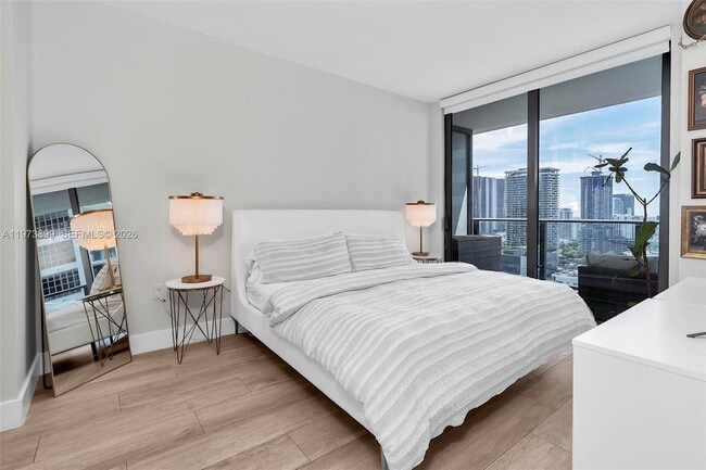 Building Photo - 121 NE 34th St