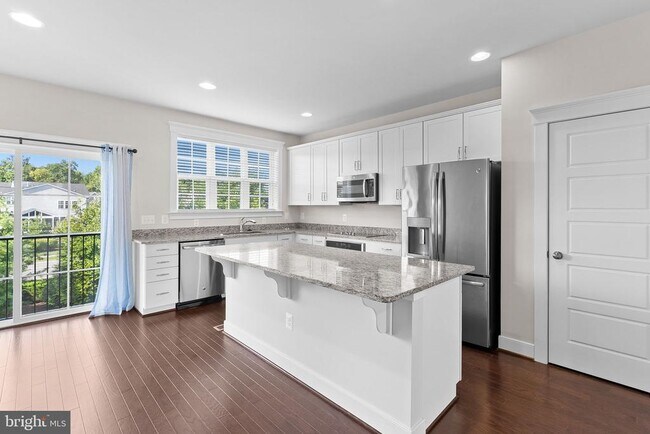 Building Photo - 207 Miles Hawk Terrace