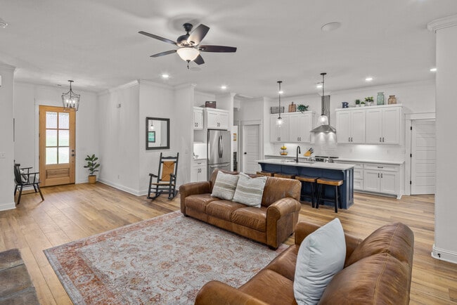 Building Photo - 27 Duxford Cir