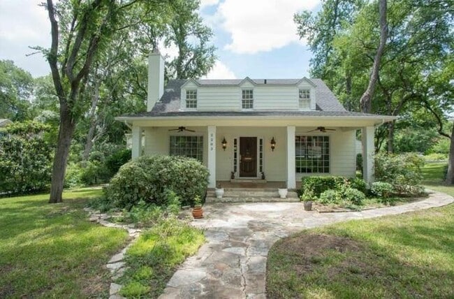 Building Photo - 2203 Griswold Ln