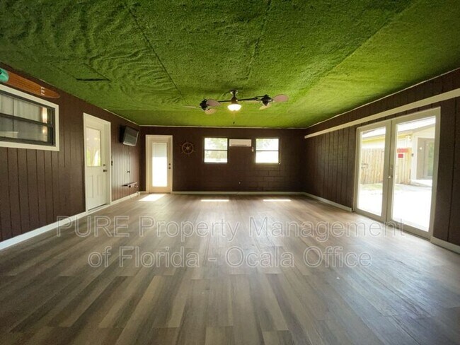 Building Photo - 4211 SW 6th Ave