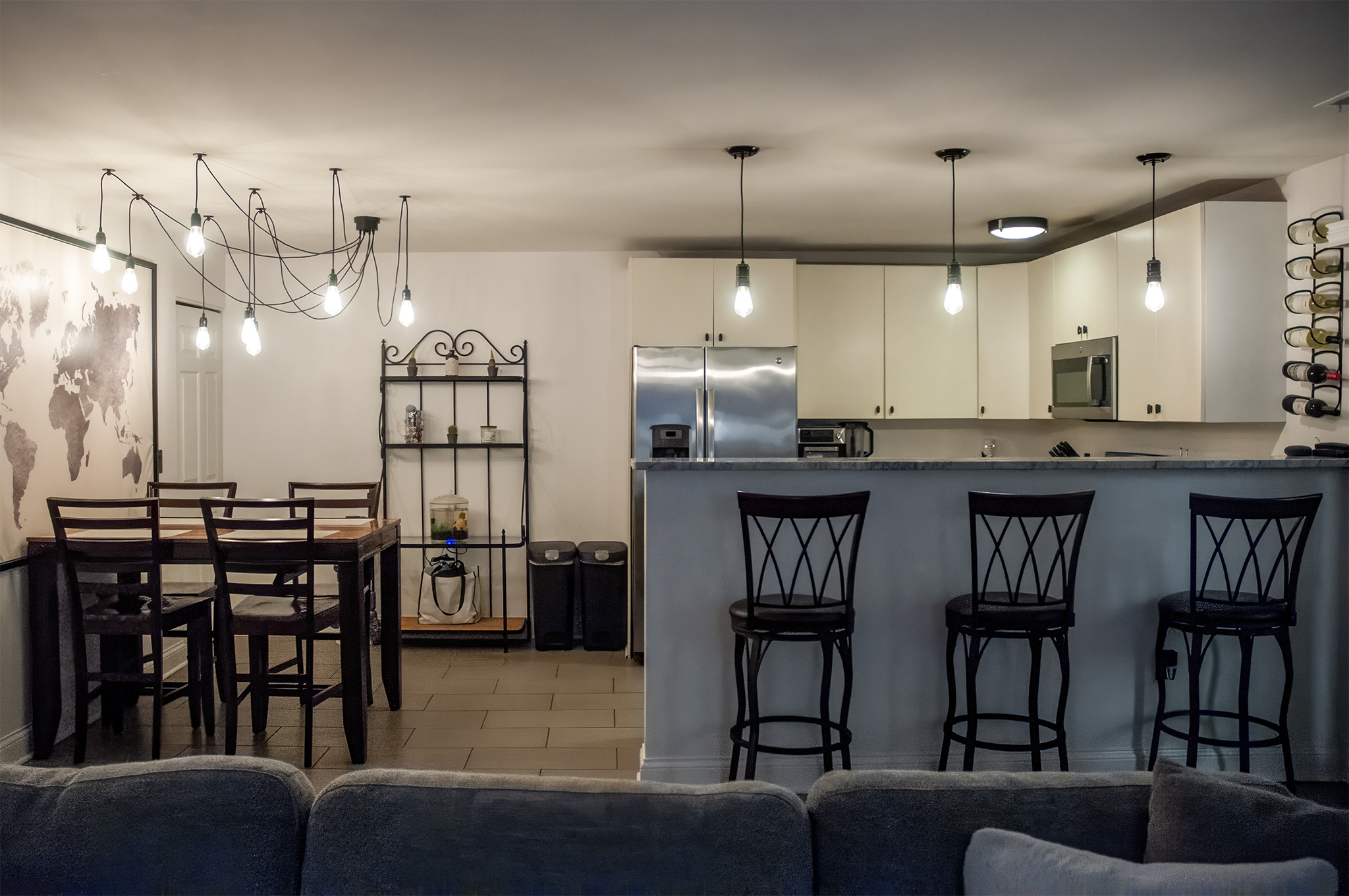 Building Photo - 1550 N Warren Ave