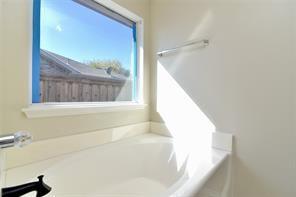 Building Photo - 321 S Chestnut St