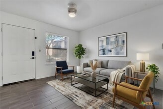 Building Photo - 1624 Aquarena Springs Dr