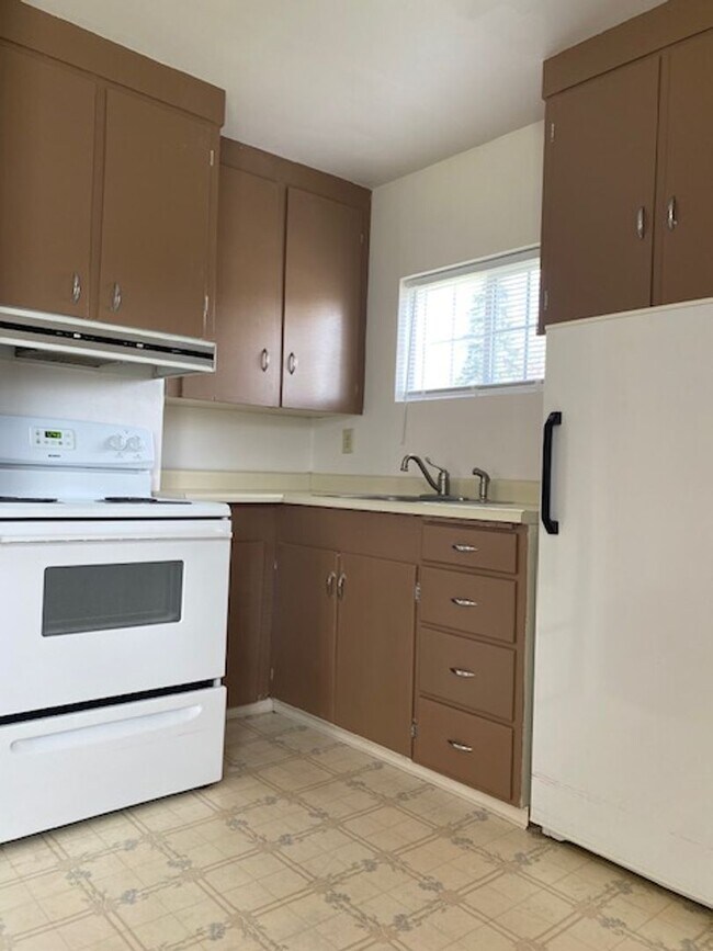 Building Photo - 1407