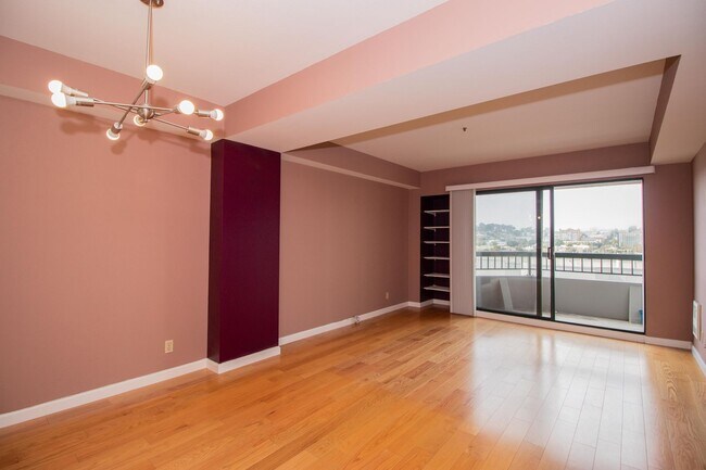 Building Photo - Updated One Bedroom Condo at Opera Plaza |...