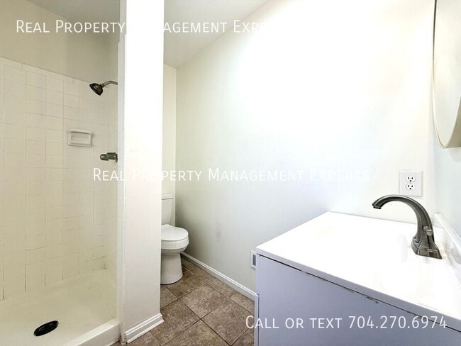 Building Photo - 10109 Windrift Rd