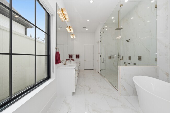 Building Photo - 13034 Memorial Dr