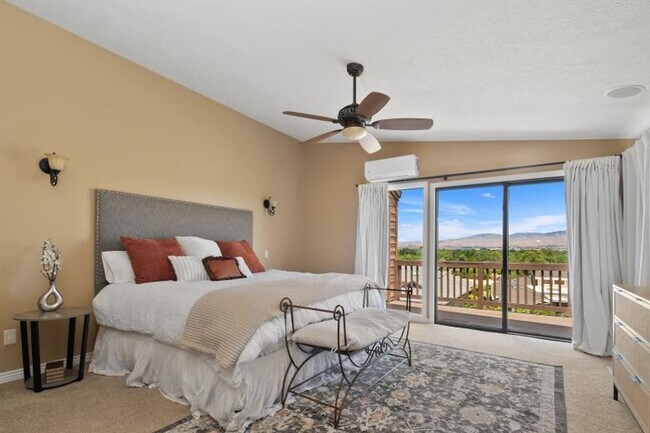 Building Photo - Fully Furnished Mid-Century Modern home wi...