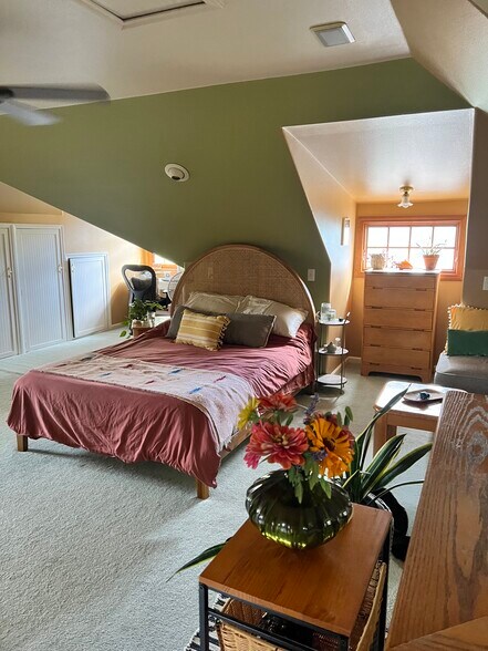 Building Photo - 616 W Mulberry St