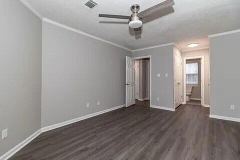 Building Photo - 305 Hazelnut Dr