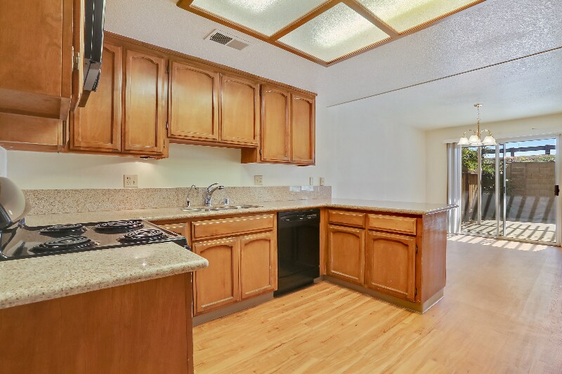 Building Photo - 222 Tiffany Cir