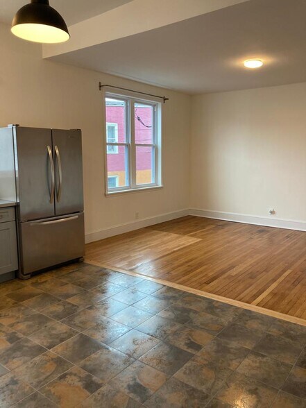 living room area - 2110 E Clearfield St