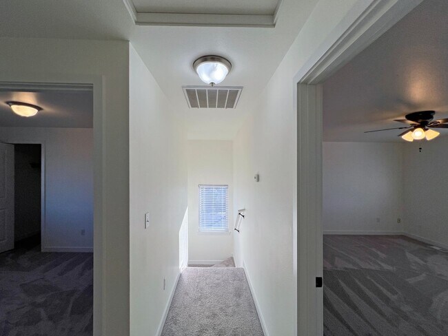 Building Photo - 16241-16243 Curry Ct SE