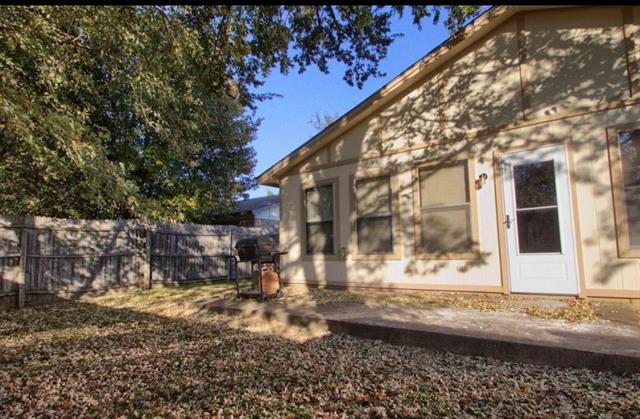 Building Photo - 3109 Meadow Wood Ln