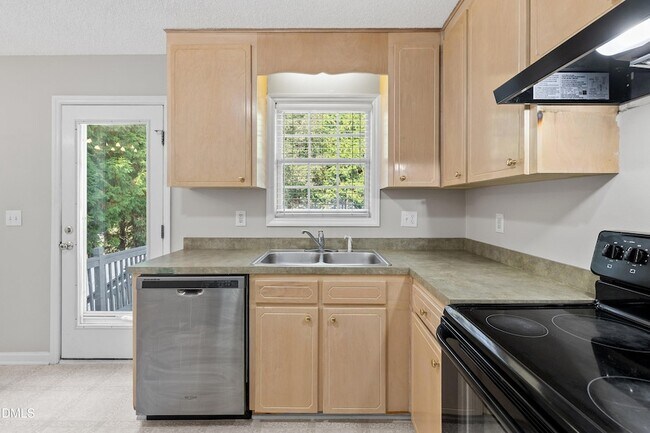 Building Photo - 1224 Grovewood Dr