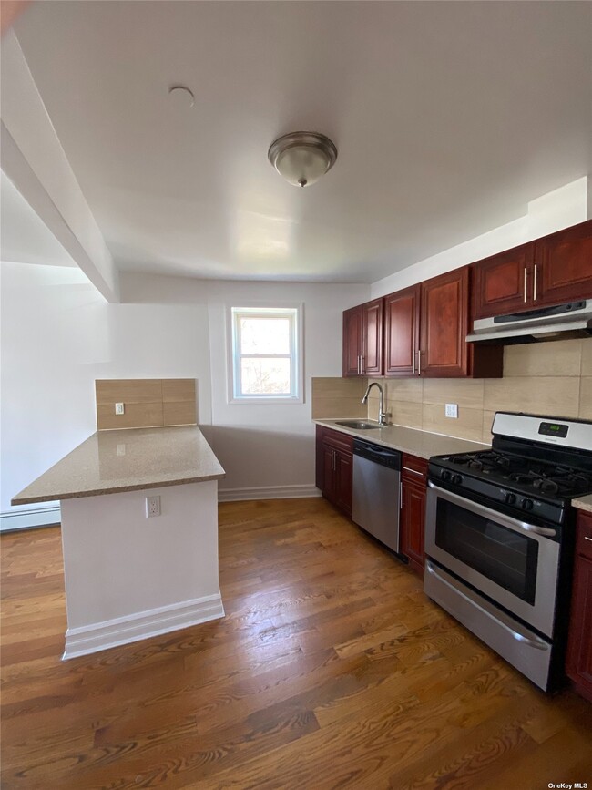 Building Photo - 47-3 58th Ln