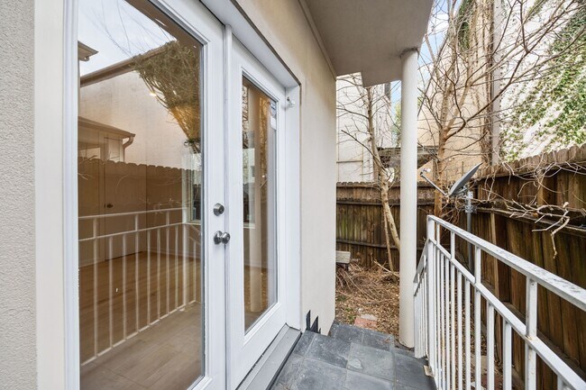 Building Photo - 5632 Kiam St