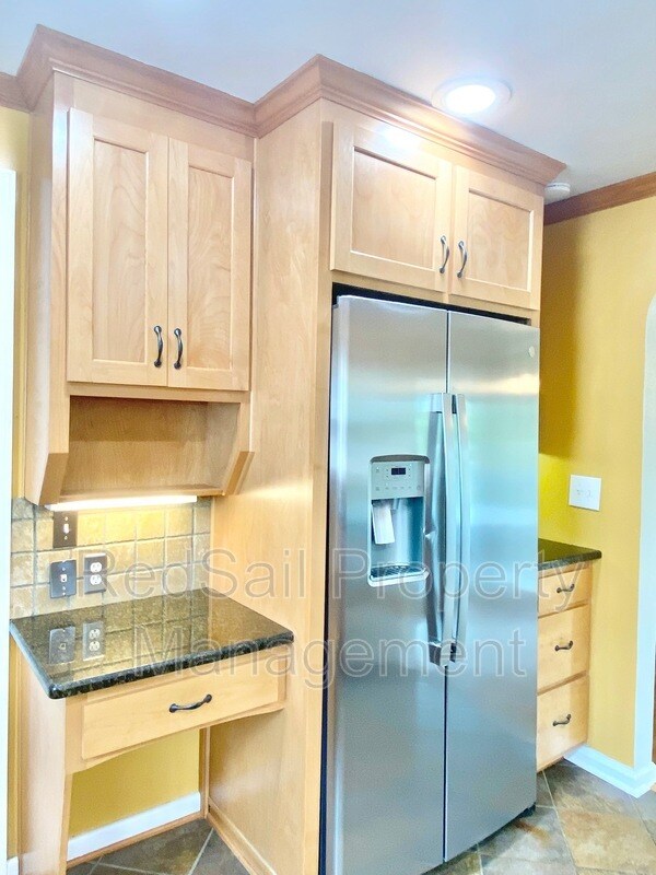 Building Photo - 383 Stanton Rd