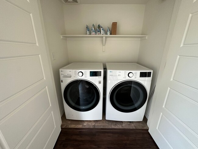 Building Photo - GORGEOUS 2 BEDROOM CARRIAGE HOME IN THE STUNNING BANNING LEWIS RANCH NEIGHBORHOOD!!!!!!