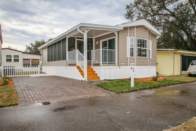 Building Photo - 6991 Fort King Rd
