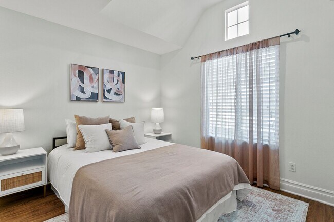 Building Photo - Stunning Aliso Viejo Pool Home 4 Bedroom