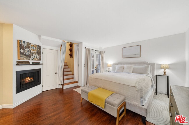 Building Photo - 906 Kings Rd