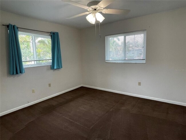 Building Photo - 126 18th Ave NE