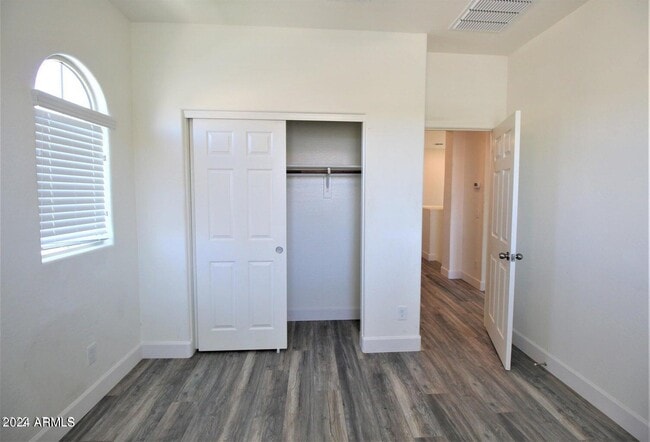 Building Photo - 3173 S Magnolia Ln