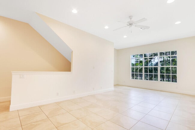 Building Photo - 4505 Artesa Way S