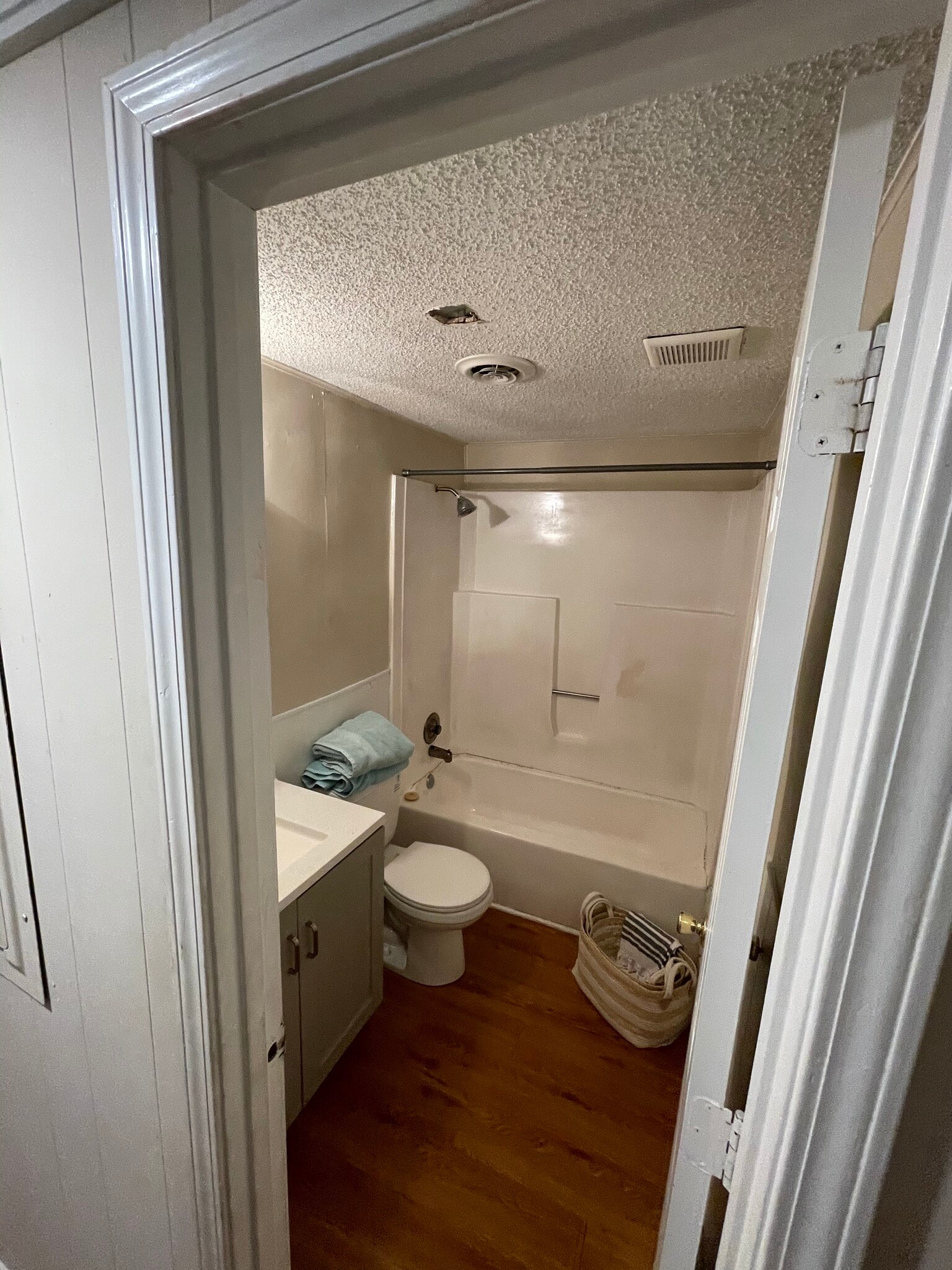 Building Photo - 1001 Moreland Dr