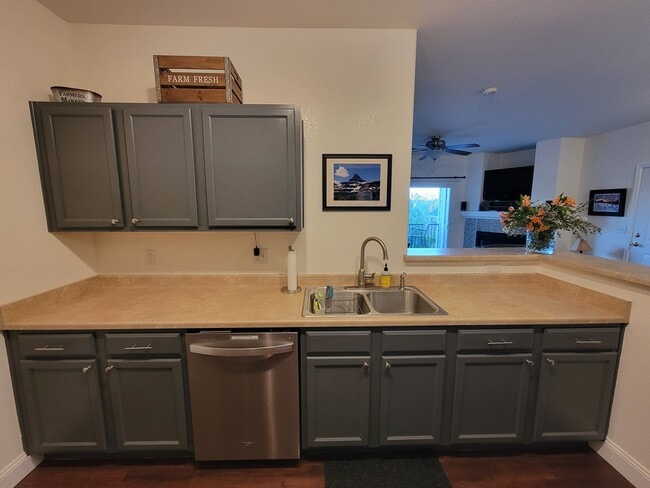 Building Photo - 4451 S Ammons St