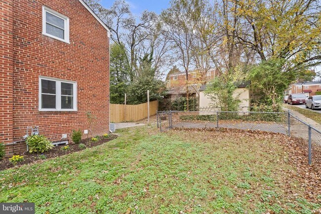 Building Photo - 4332 Utica Ave