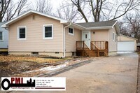 Building Photo - 3 Bedroom and 1.5 bathroom House for rent